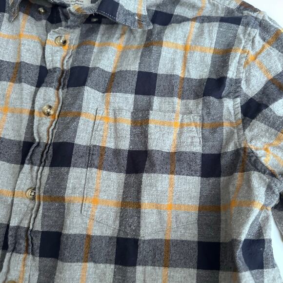 Goodfellow & Co  Men's Mid-Weight Flannel Long Sleeve 
Button-Down Shirt - Picture 3 of 6